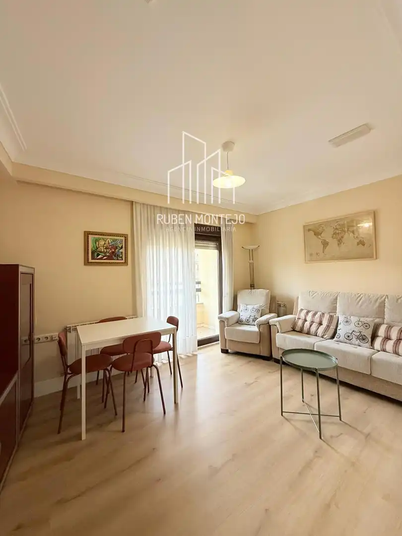 Außenansicht von Wohnung zur Miete in Salamanca mit Heizung, Parkett und Terrasse