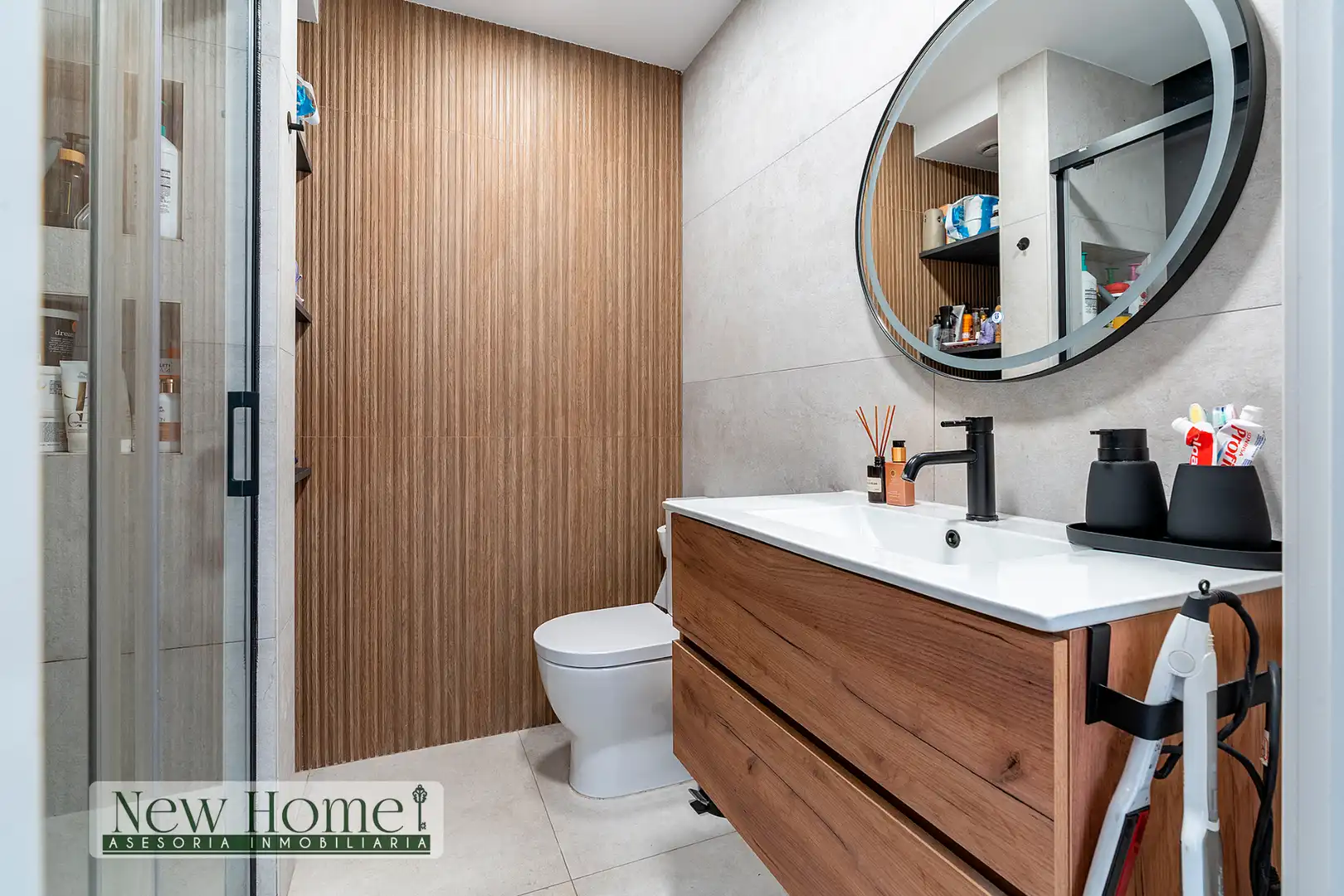 Baño de Piso en venta en Roquetas de Mar con Terraza y Amueblado