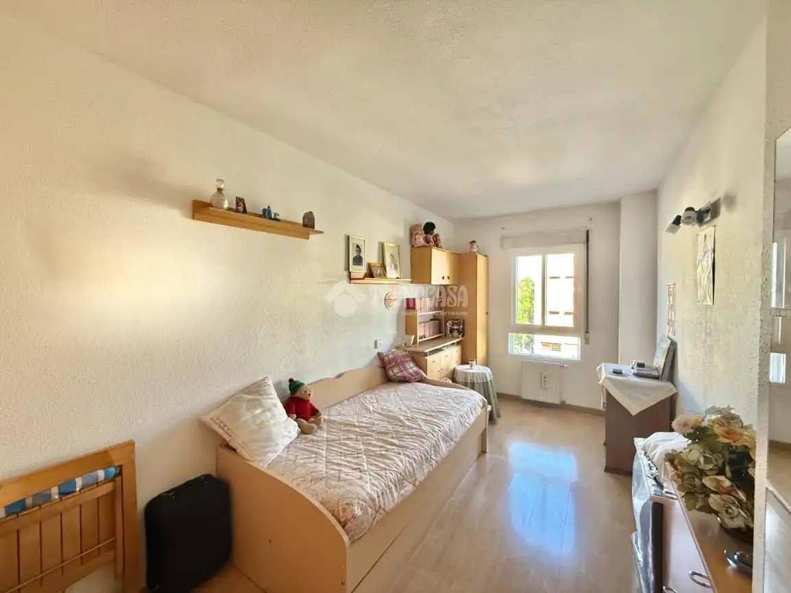 Bedroom of Flat for sale in Madrid  with Air Conditioner, Heating and Terrace