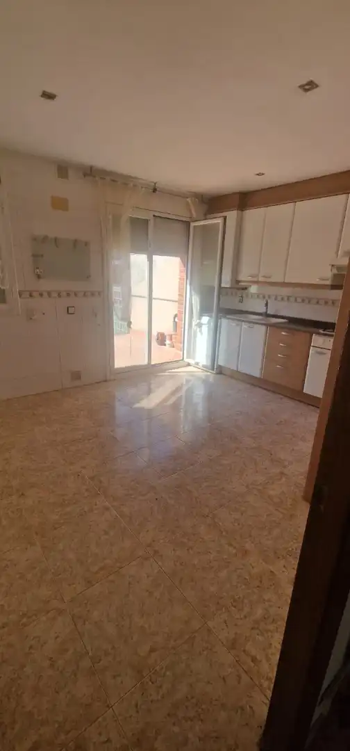 Adosado con terraza en venta en Carrer de Mossèn Lluís Daví 60, imagen 3