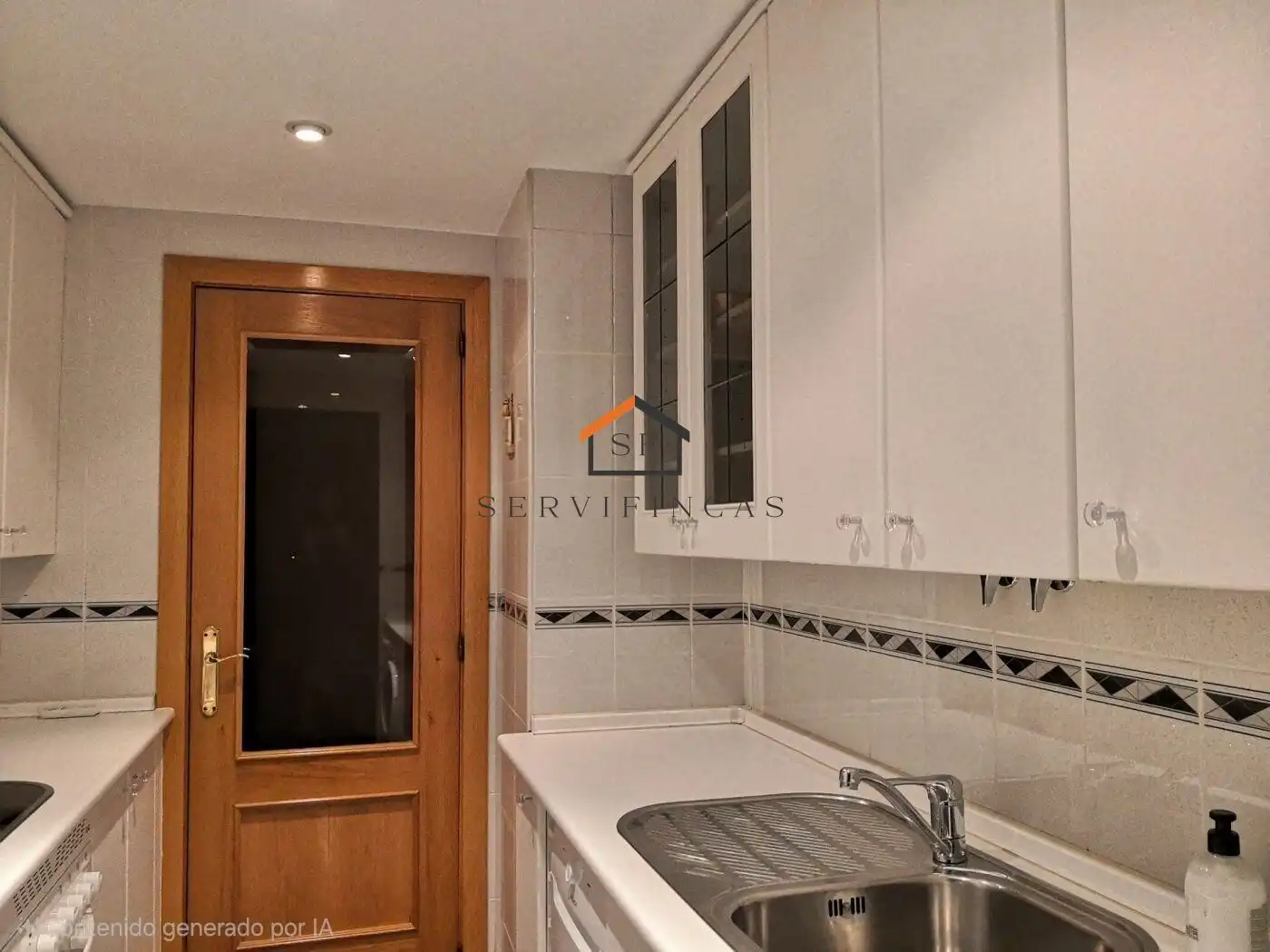 Cuina de Apartament de lloguer en Madrid amb Calefacció, Parquet i Piscina comunitària