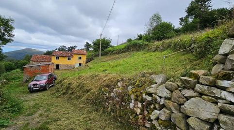 Foto 3 de Casa adosada en venda a Lugar Pontigo, 10, Belmonte de Miranda, Asturias