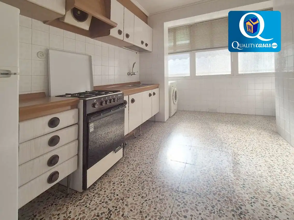 Cuina de Apartament en venda en Alicante / Alacant amb Terrassa