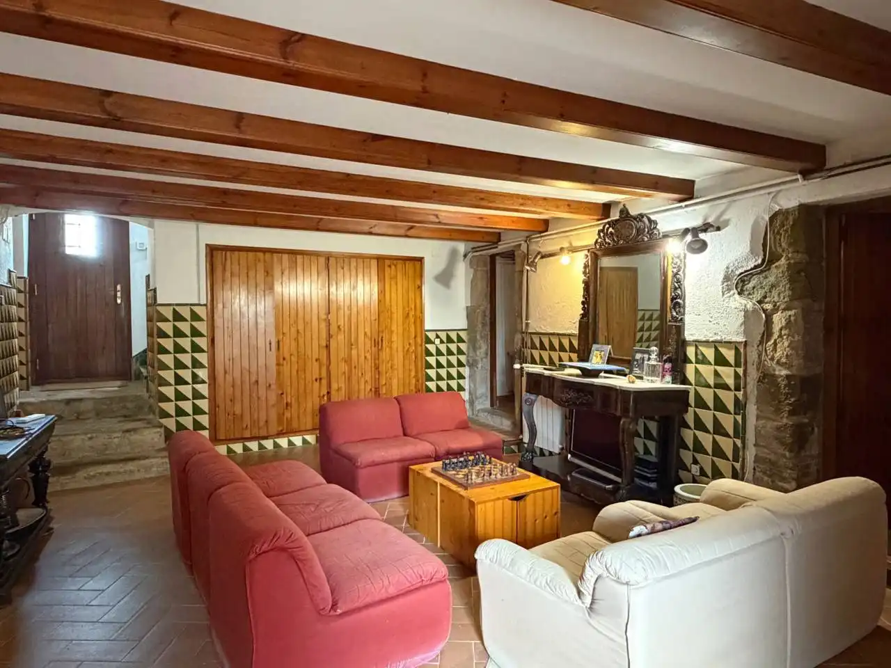 Sala d'estar de Finca rústica en venda en La Tallada d'Empordà amb Aire condicionat, Calefacció i Jardí privat
