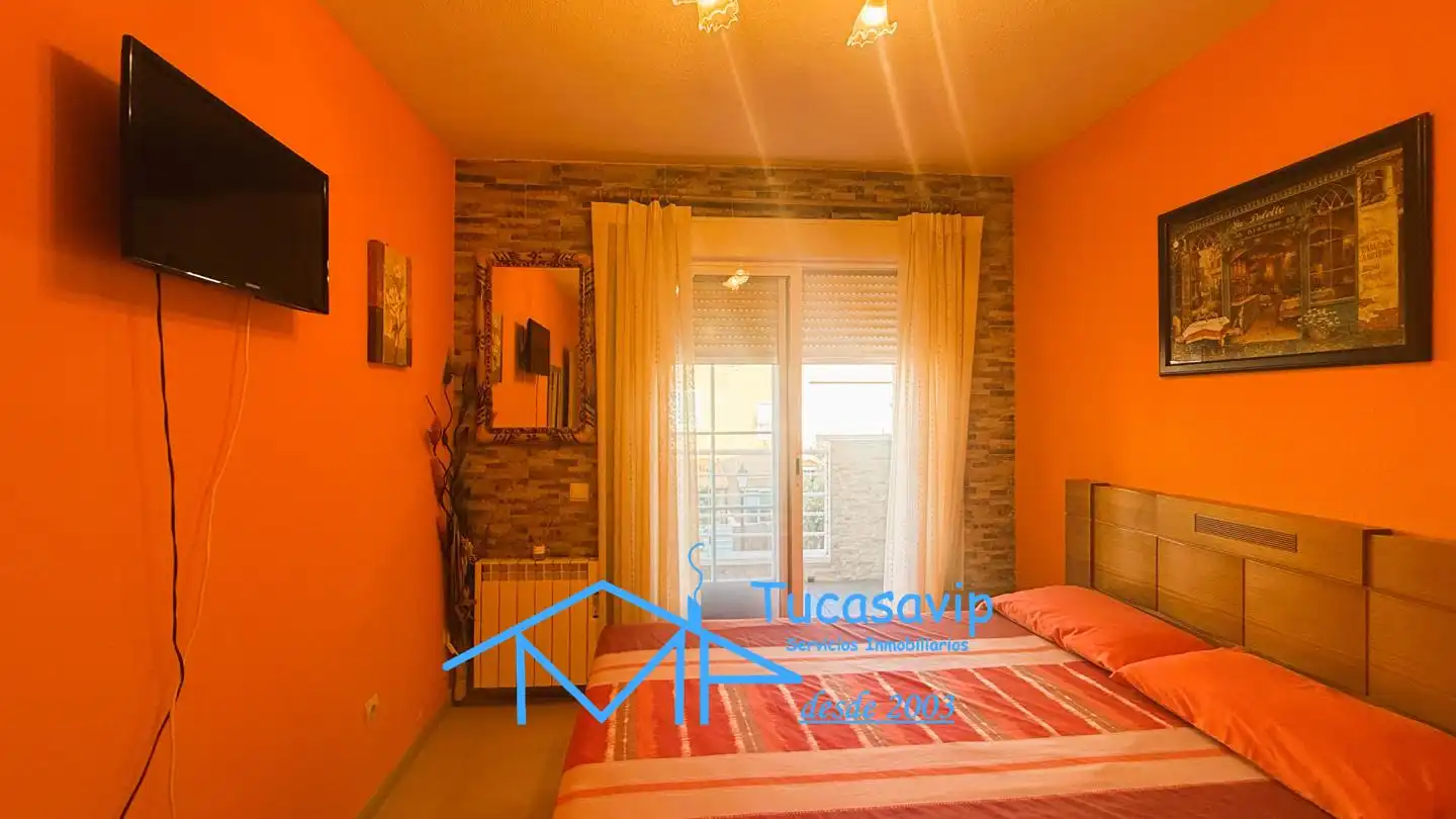 Dormitori de Casa o xalet en venda en Cebreros amb Calefacció, Jardí privat i Terrassa