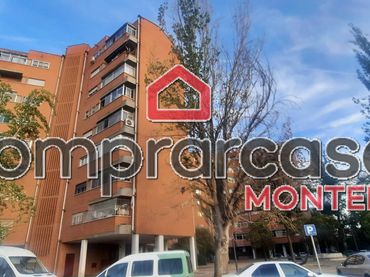 Pis amb ascensor en venda a Calle Puebla de Sanabria