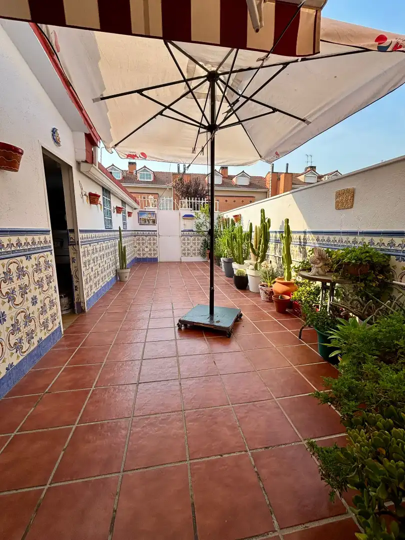 Terraza de Casa adosada en venta en Parla con Aire acondicionado, Calefacción y Jardín privado