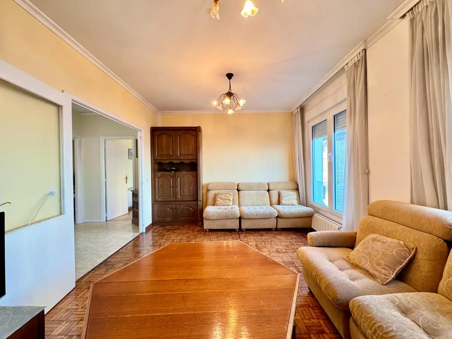 Sala d'estar de Pis en venda en Vilanova de Arousa amb Calefacció, Terrassa i Moblat