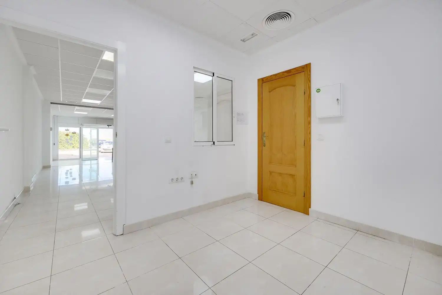 Commercial properties for sale in Torrevieja  with Air Conditioner