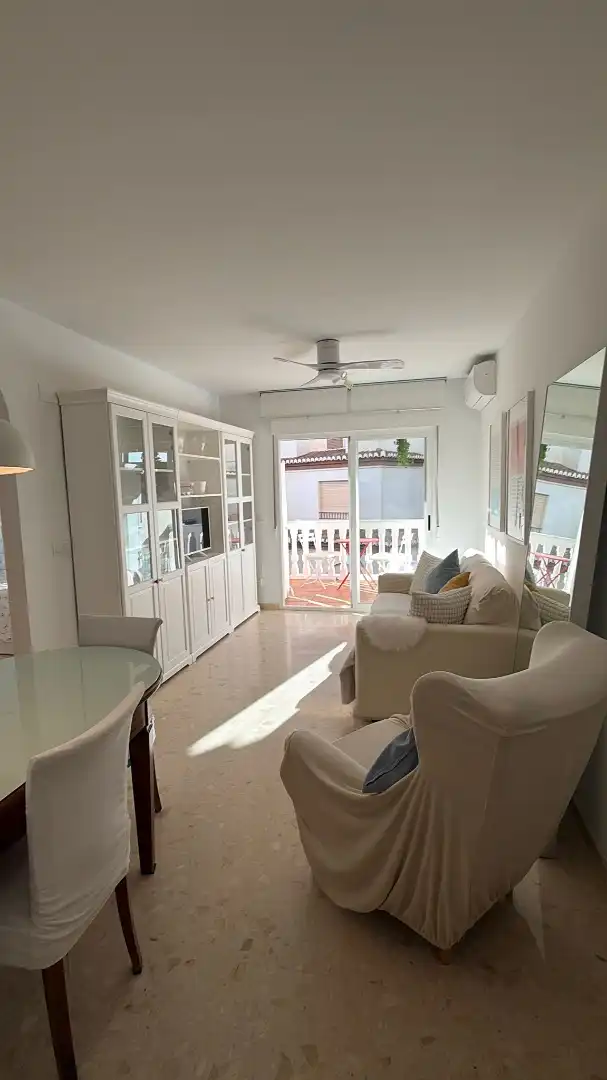 Flat for rent in Calle Alhambra, 19, La Herradura centro