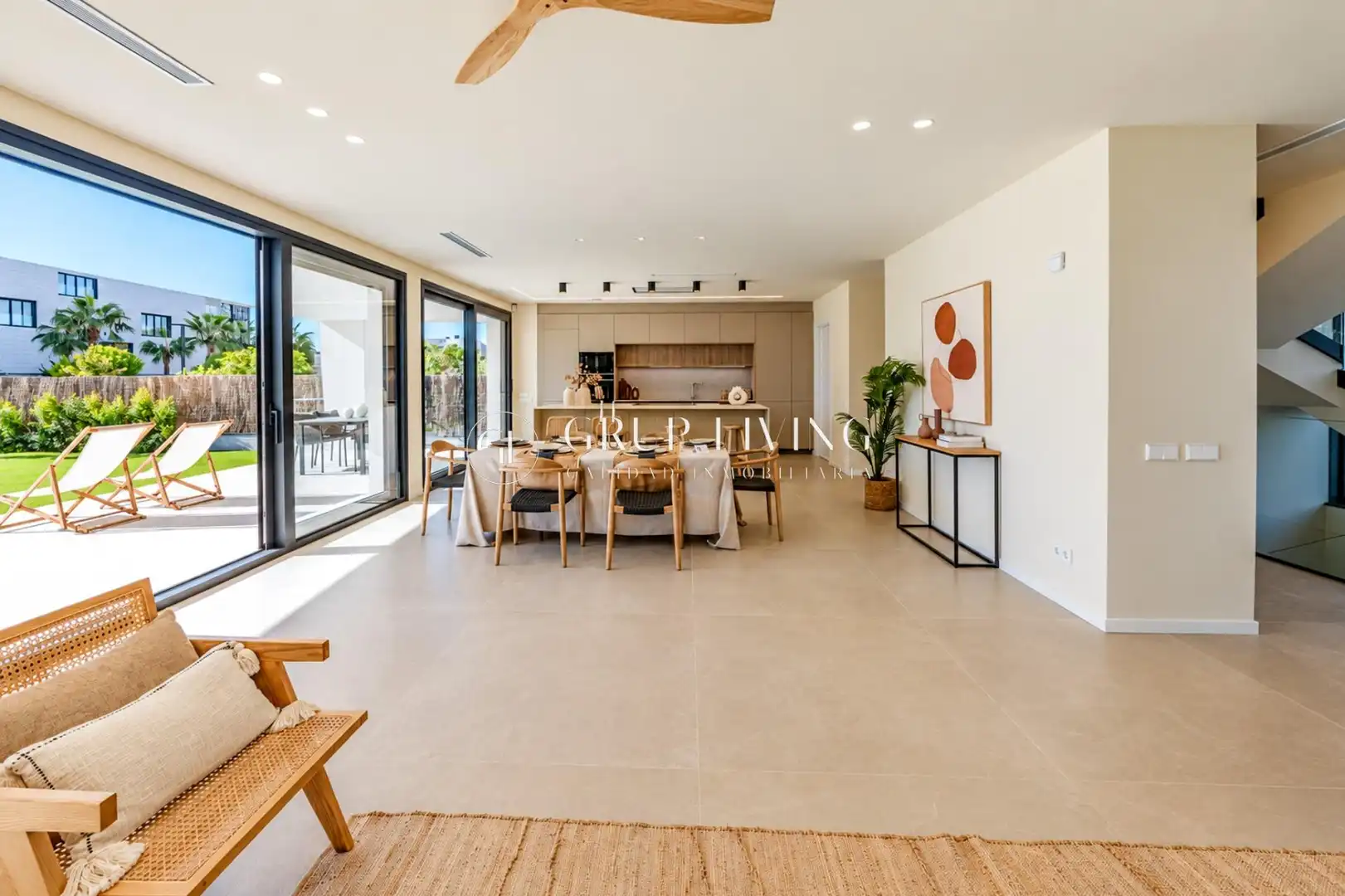 Casa con piscina en venta en Carrer Pepe de Garraf, imagen 3