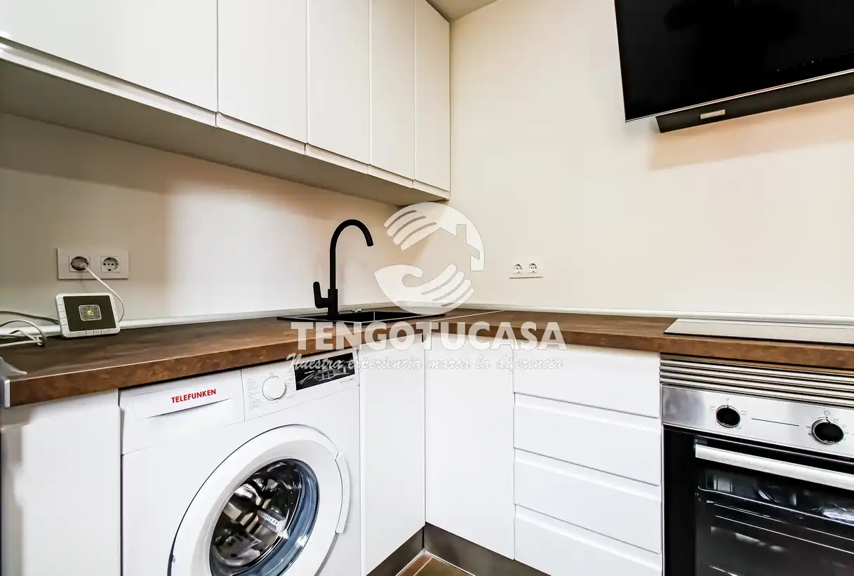 Kitchen of Flat for rent in Madrid  with Air Conditioner, Heating and Furnished