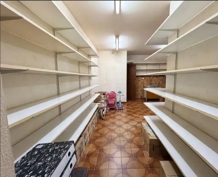 Geschaftsraum zum Verkauf in Huelva