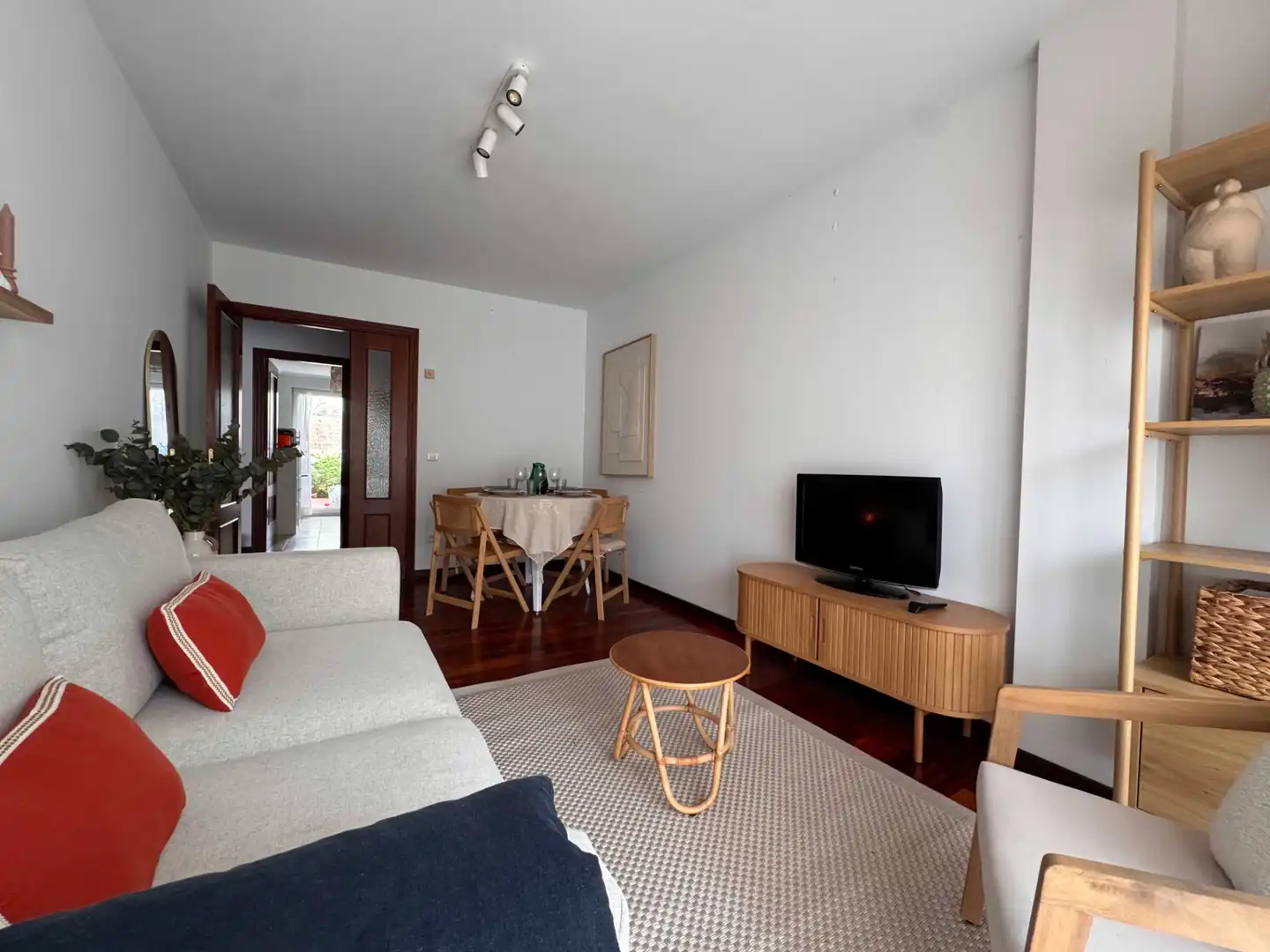 Sala d'estar de Pis de lloguer en Val de San Vicente  amb Calefacció, Jardí privat i Terrassa