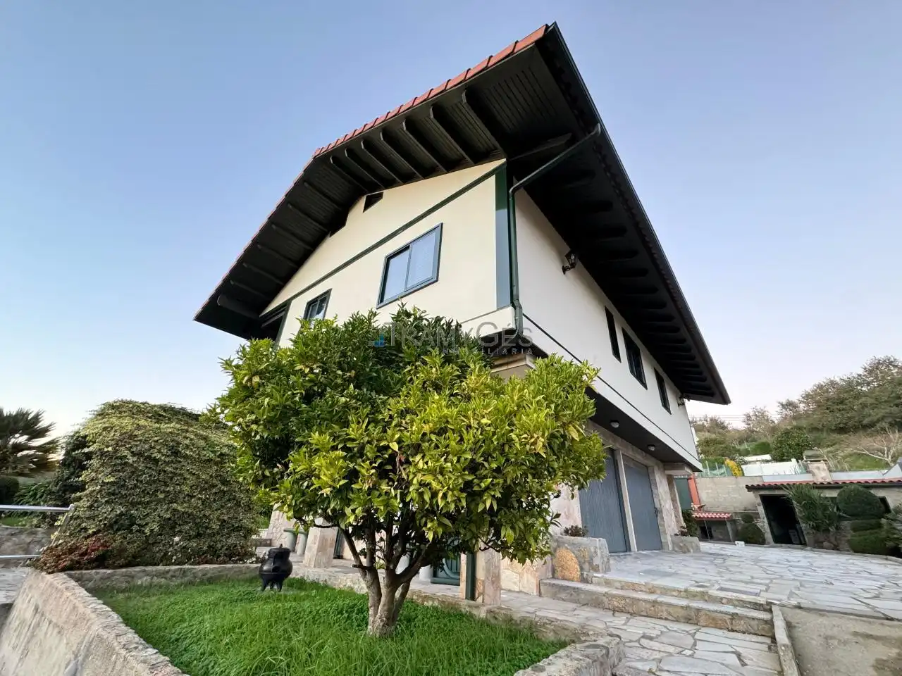 Vista exterior de Casa o chalet en venta en Redondela con Calefacción, Jardín privado y Terraza