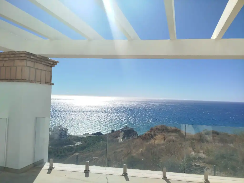 Vista exterior de Casa adosada en venta en Torrox con Terraza, Piscina y Piscina comunitaria