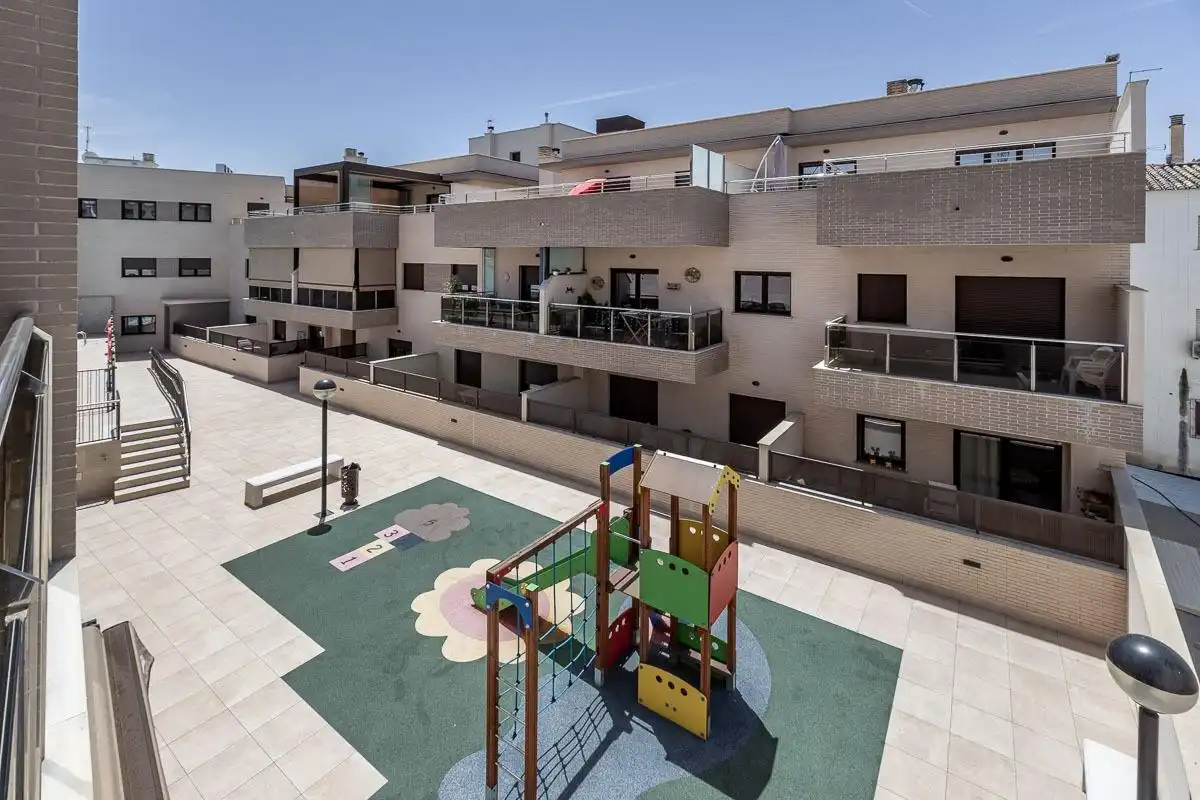 Exterior view of Flat for sale in Albolote  with Air Conditioner, Private garden and Terrace