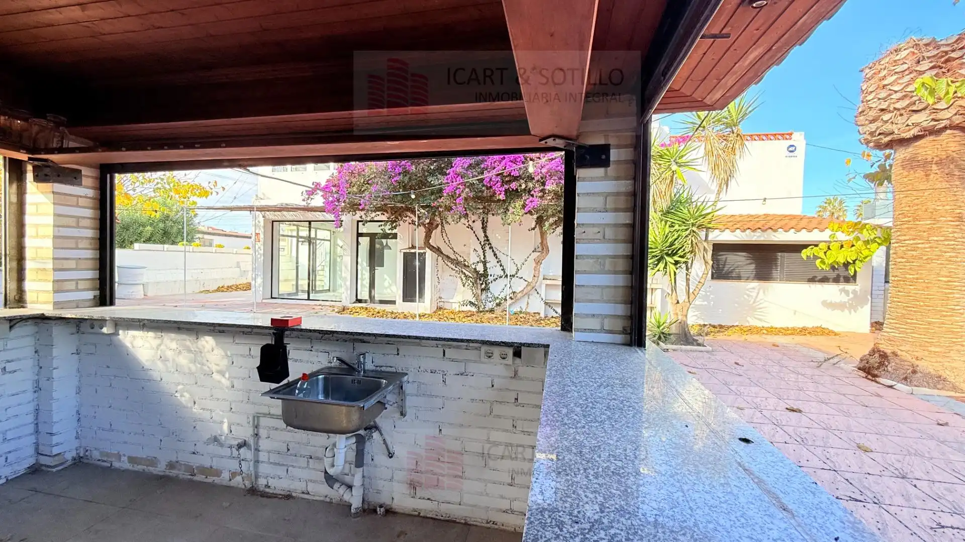 Terrassa de Casa o xalet en venda en Vinaròs amb Aire condicionat, Jardí privat i Terrassa