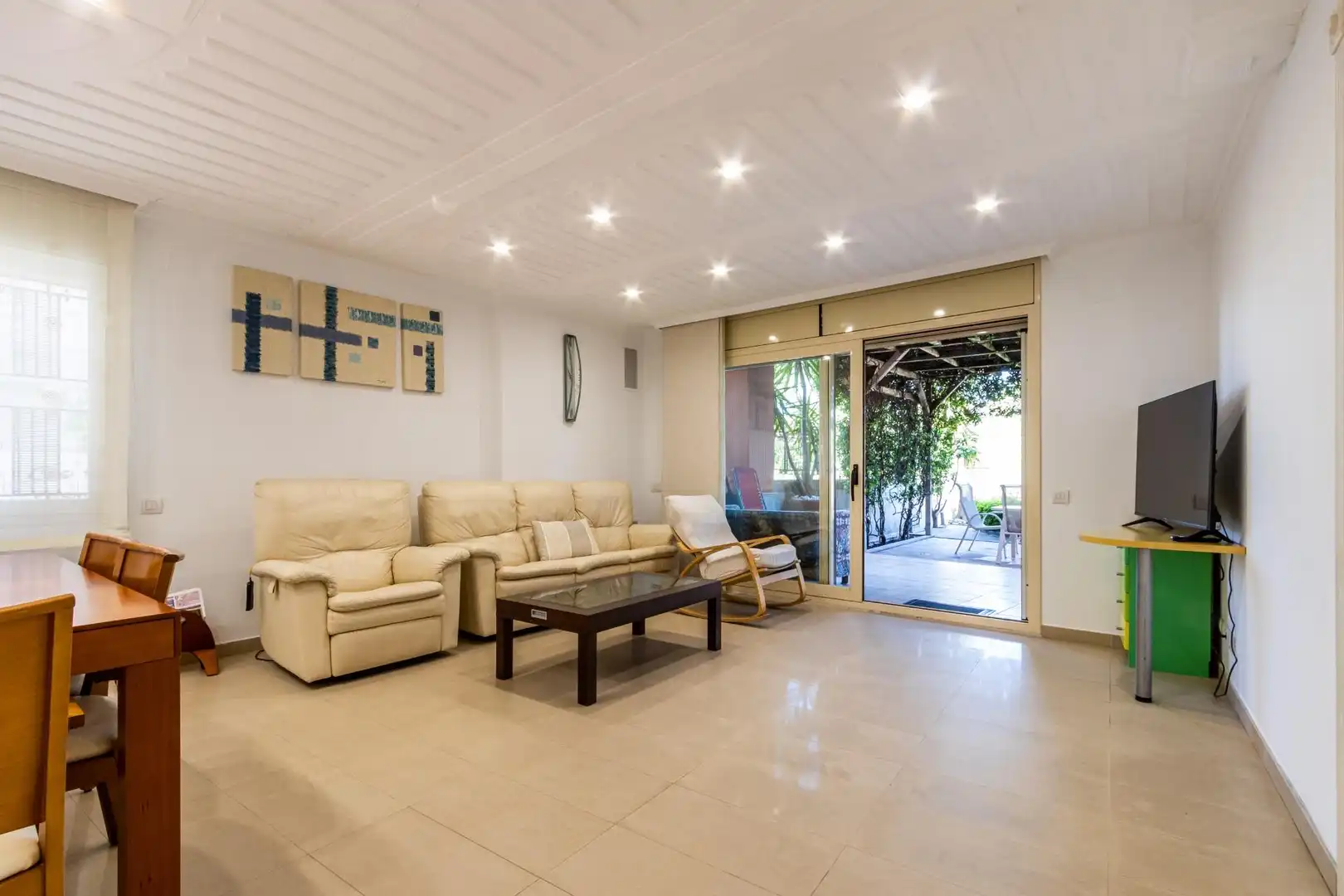 Sala d'estar de Casa o xalet en venda en Castellar del Vallès amb Calefacció, Jardí privat i Terrassa