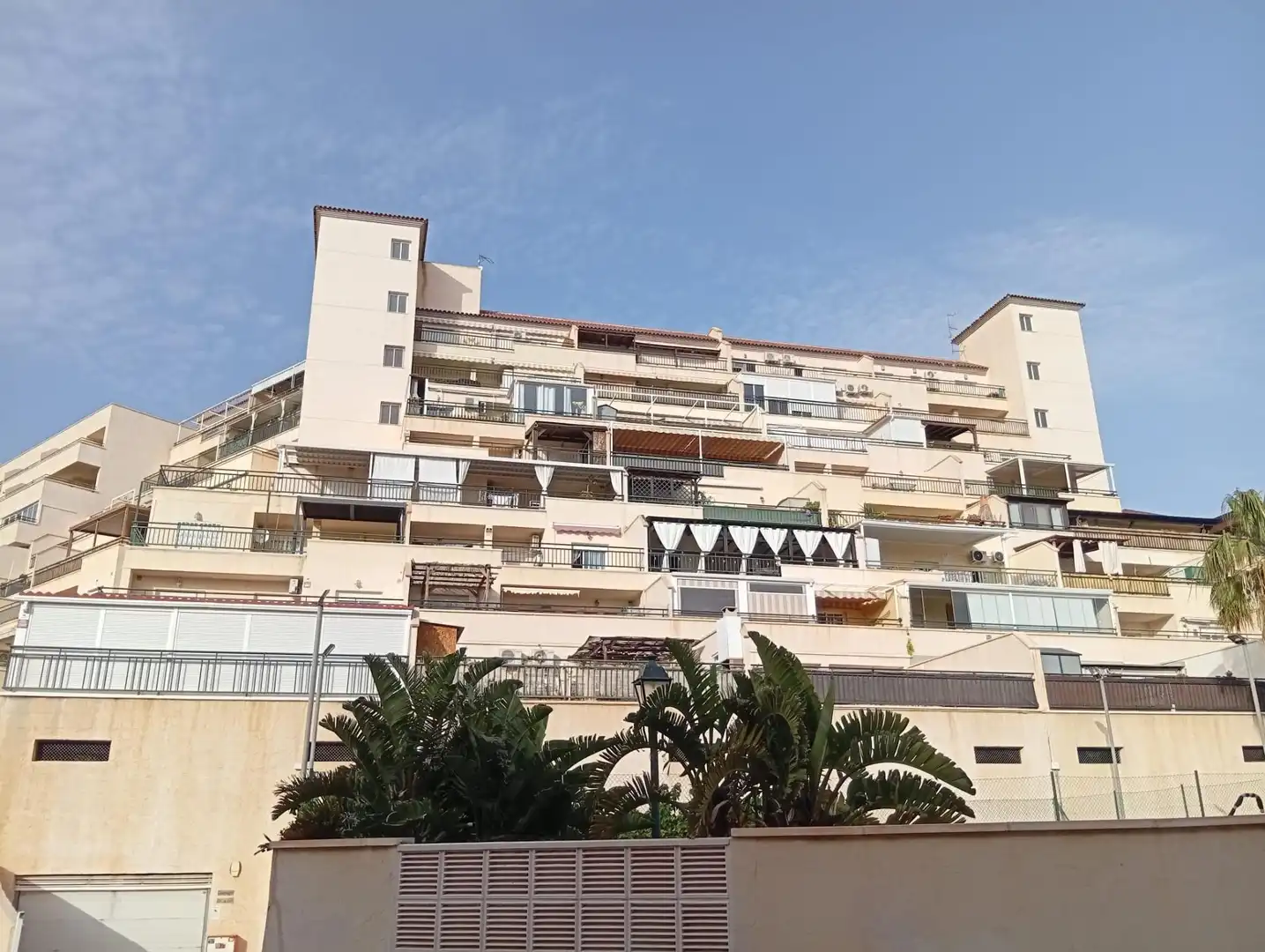 Exterior view of Apartments for sale in Roquetas de Mar  with Community pool