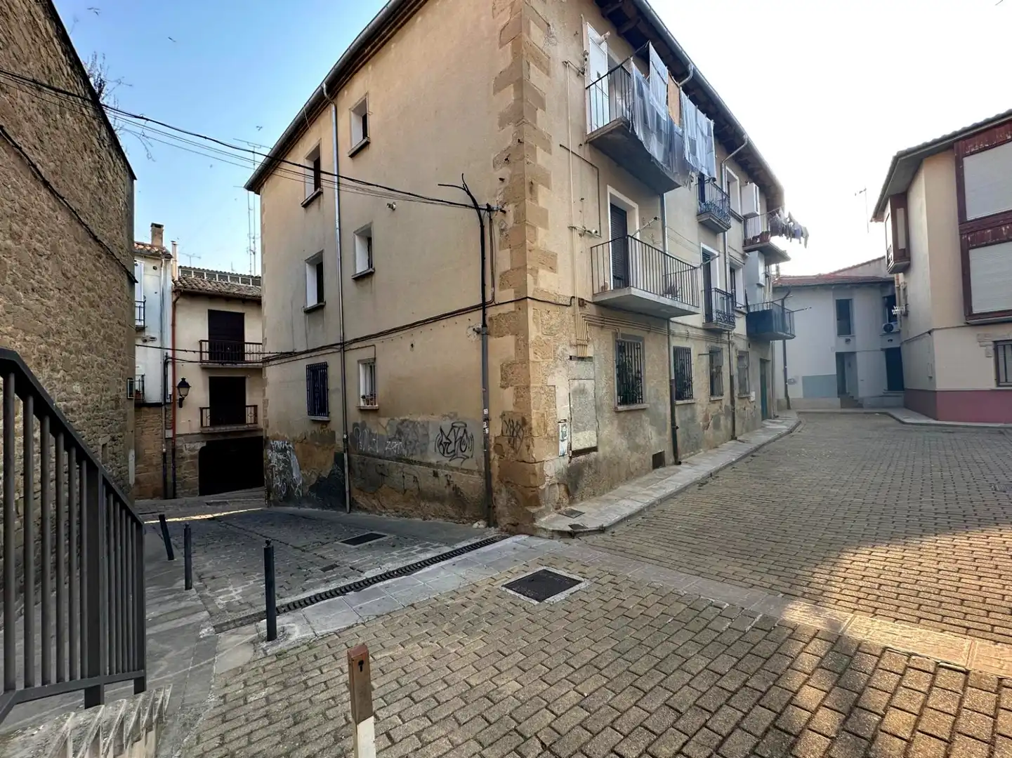 Außenansicht von Wohnung zum Verkauf in Tafalla mit Heizung, Abstellraum und Balkon