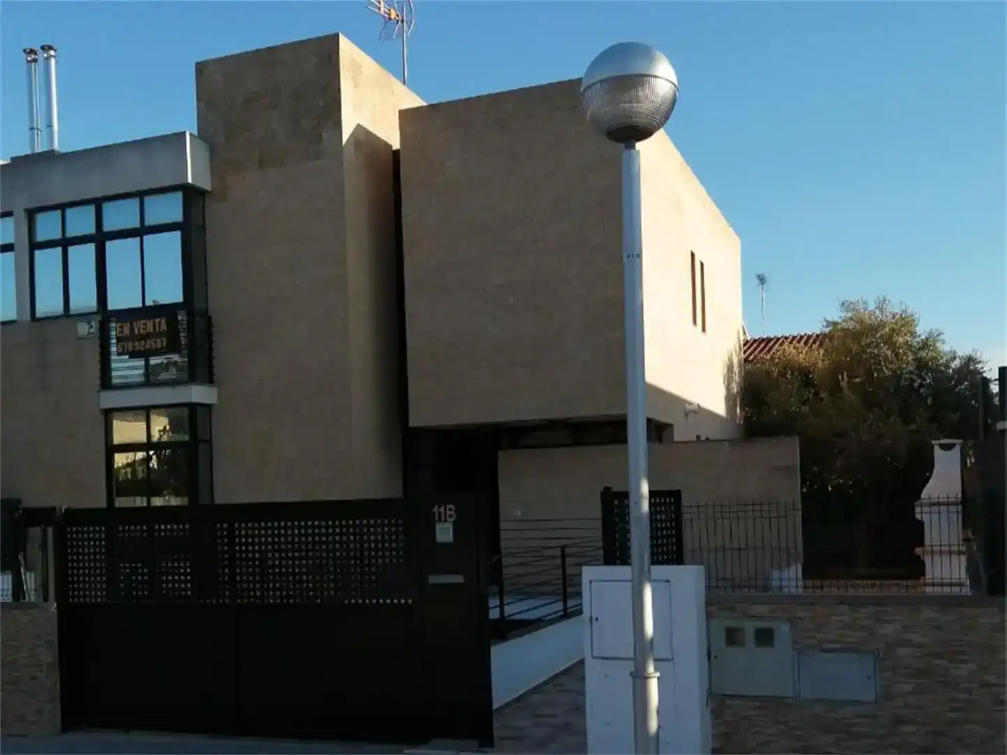 Vista exterior de Casa adosada en venda en Salou amb Aire condicionat i Balcó