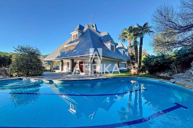 Casa-chalet en Alquiler en Bruguers