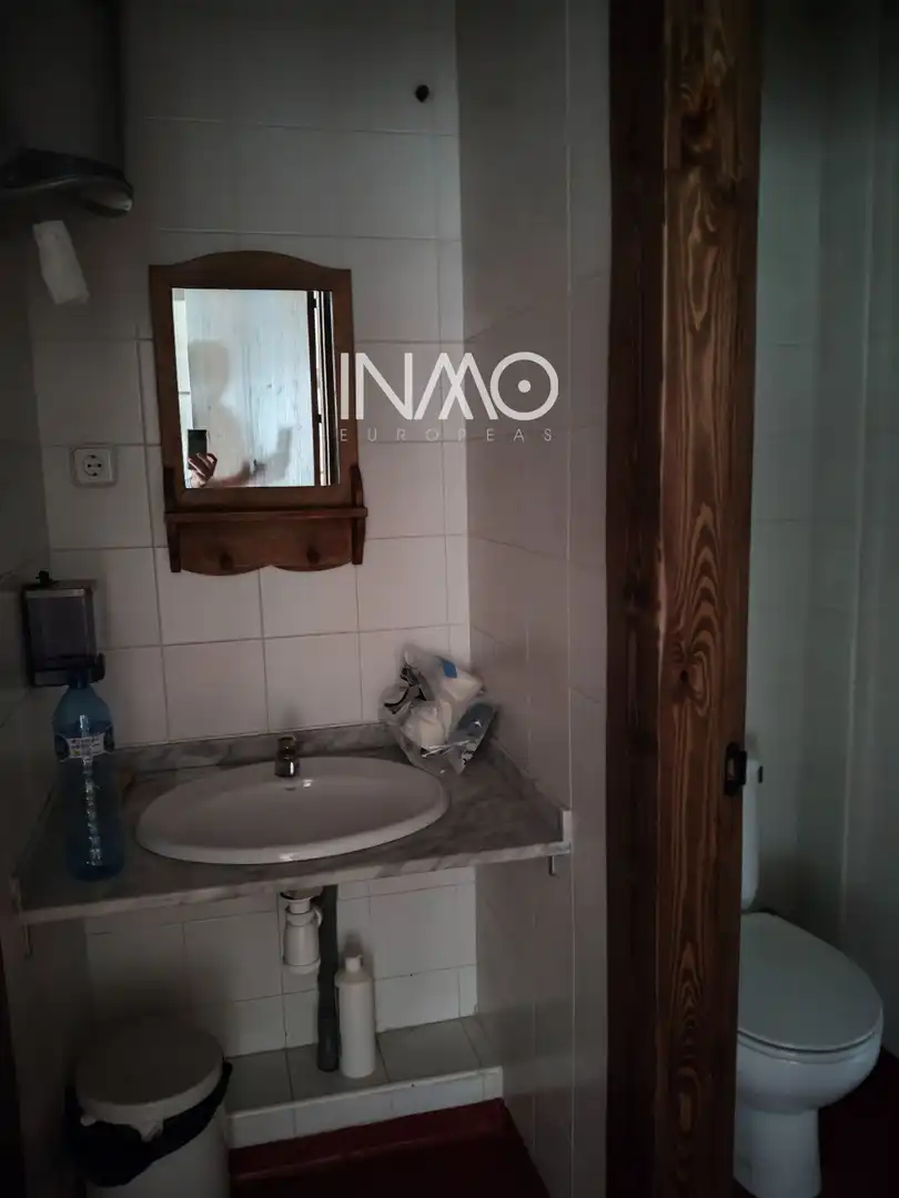 Baño de Local de alquiler en Rubí con Aire acondicionado y Amueblado