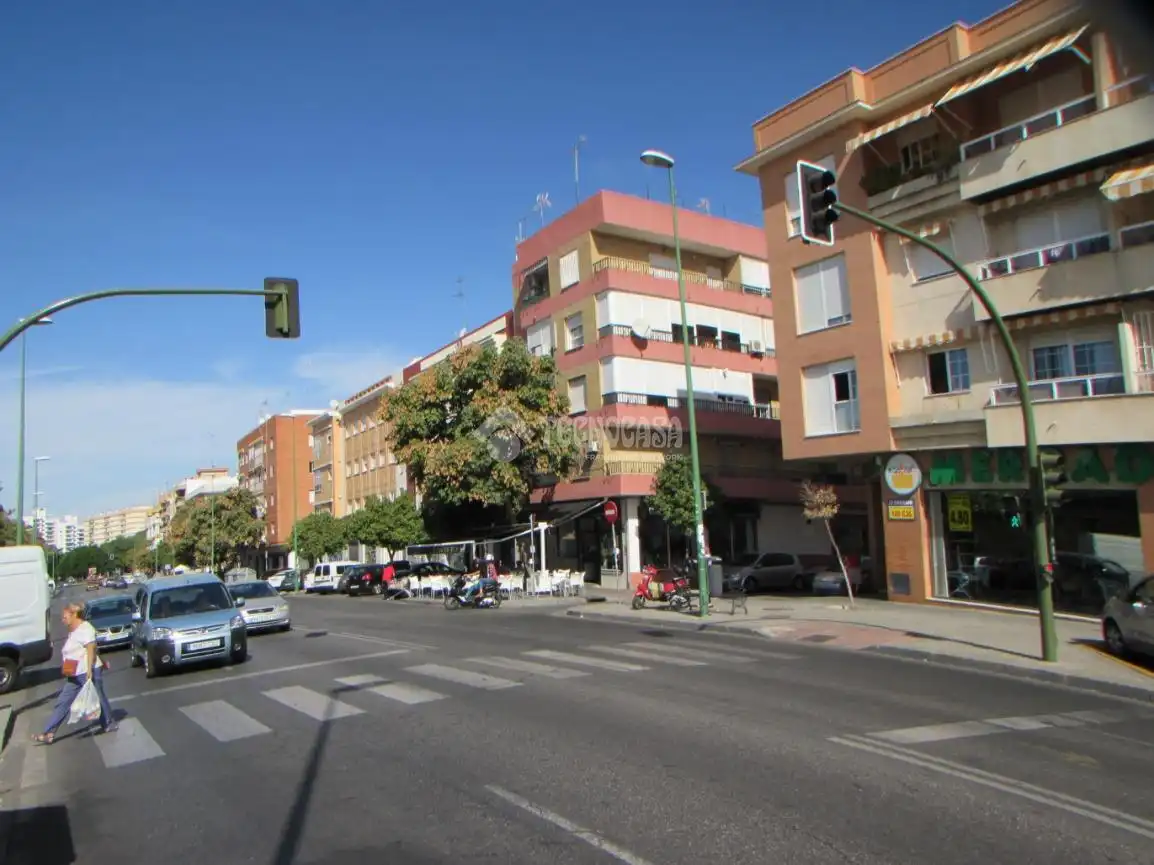 Vista exterior de Piso en venta en Sevilla con Aire acondicionado y Terraza