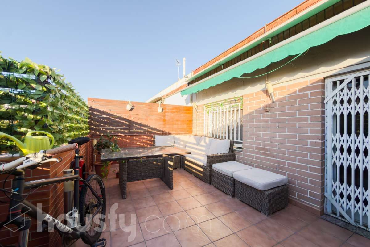 Terrassa de Pis en venda en Santa Coloma de Gramenet amb Aire condicionat i Terrassa