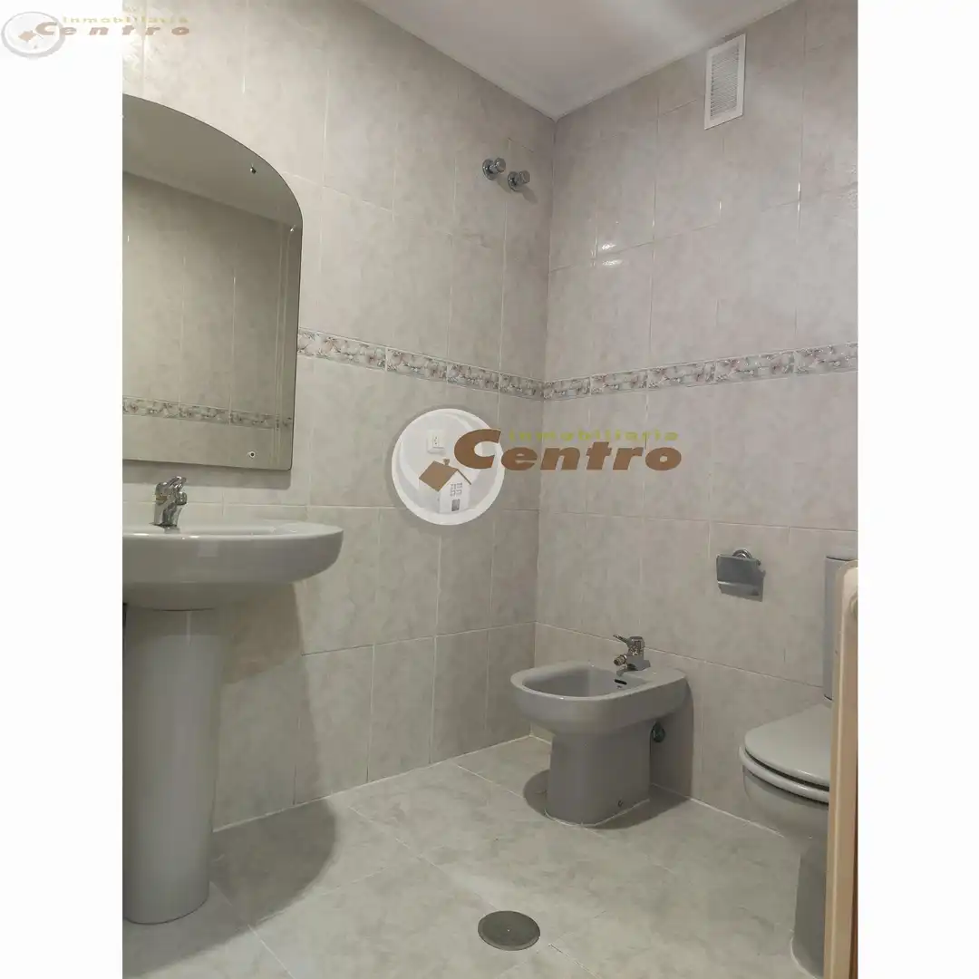 Baño de Piso en venta en Albacete con Calefacción, Terraza y Trastero