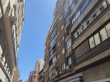 Pis amb ascensor en venda a Calle de Martín Soler 4