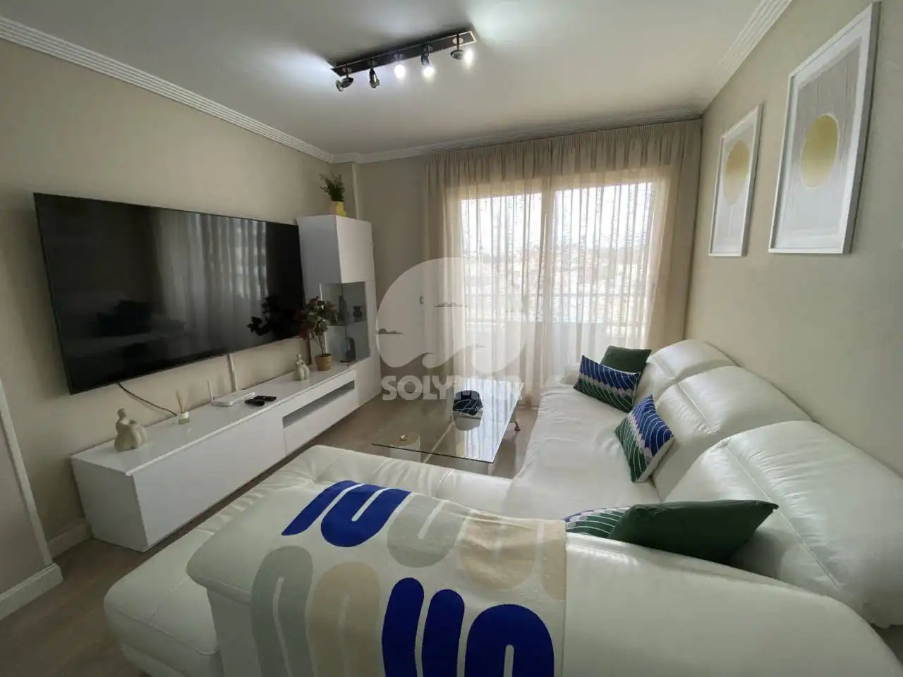 Living room of Flat for sale in Vélez-Málaga  with Air Conditioner, Heating and Terrace