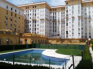 Vista exterior de Apartament en venda en  Sevilla Capital amb Aire condicionat i Terrassa