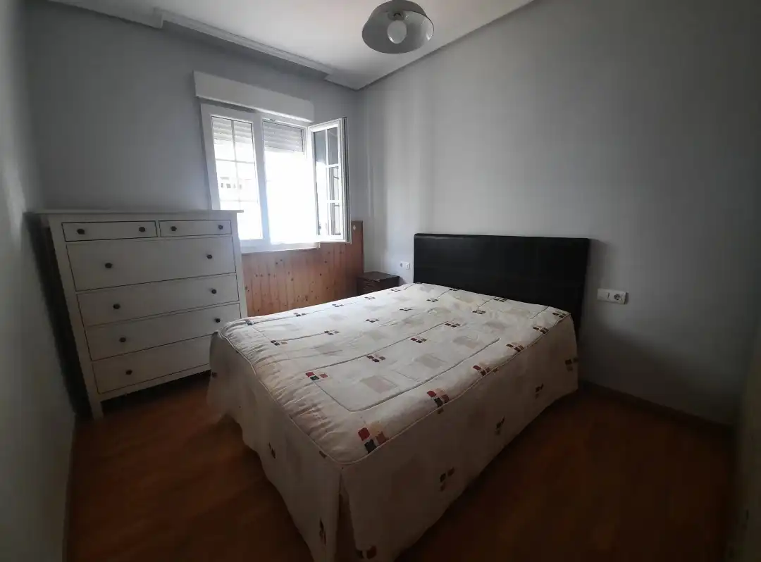 Dormitori de Pis en venda en Ponferrada amb Calefacció i Moblat