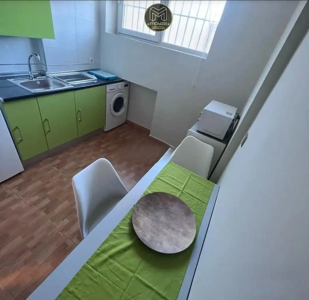 Cuina de Apartament en venda en Jaén amb Parquet i Balcó
