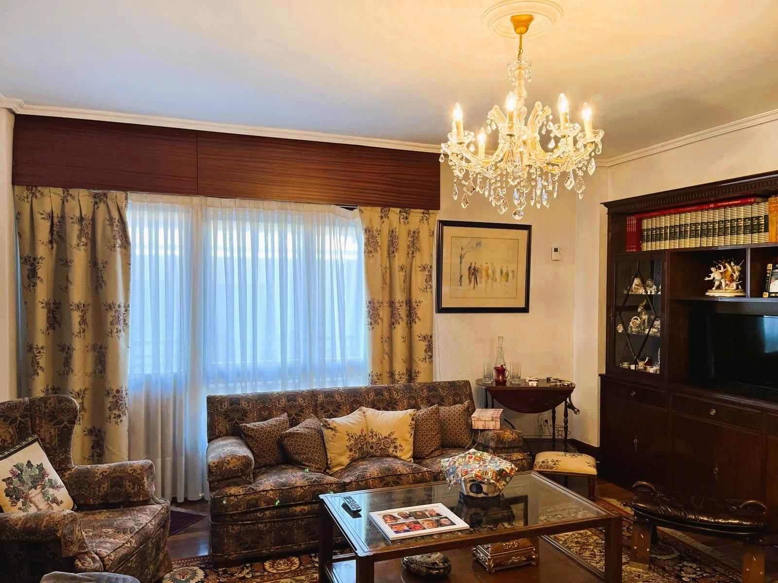 Sala d'estar de Pis en venda en Zalla  amb Calefacció
