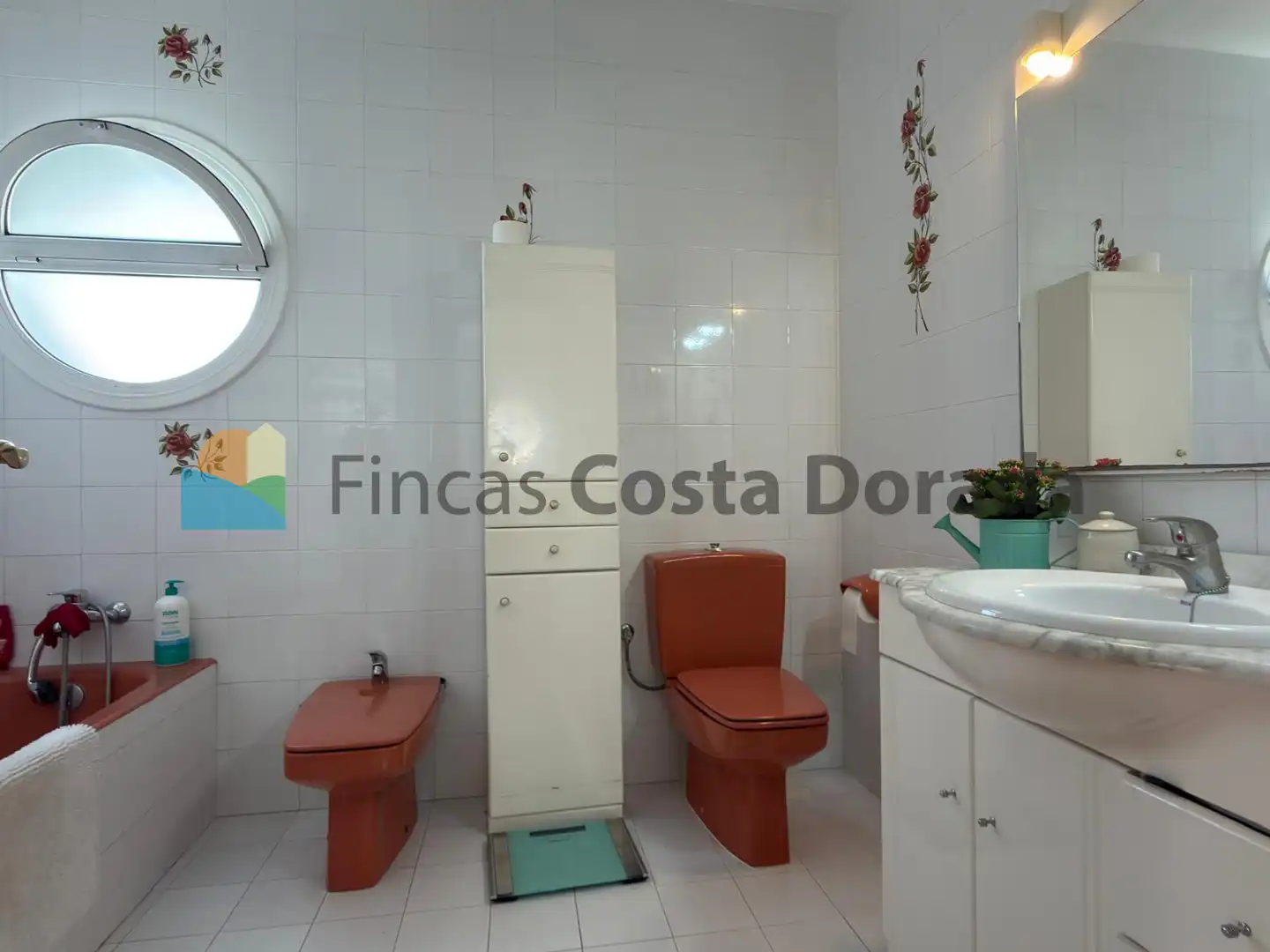 Bathroom of Houses for sale in Cubelles  with Air Conditioner, Private garden and Parquet flooring