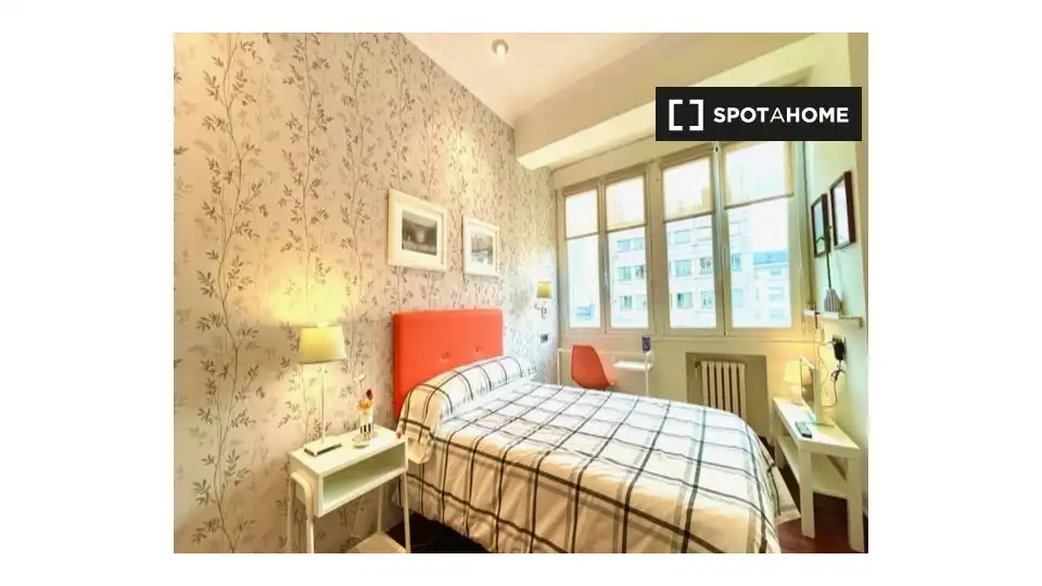 Room in Sabino Arana - Jesuitas