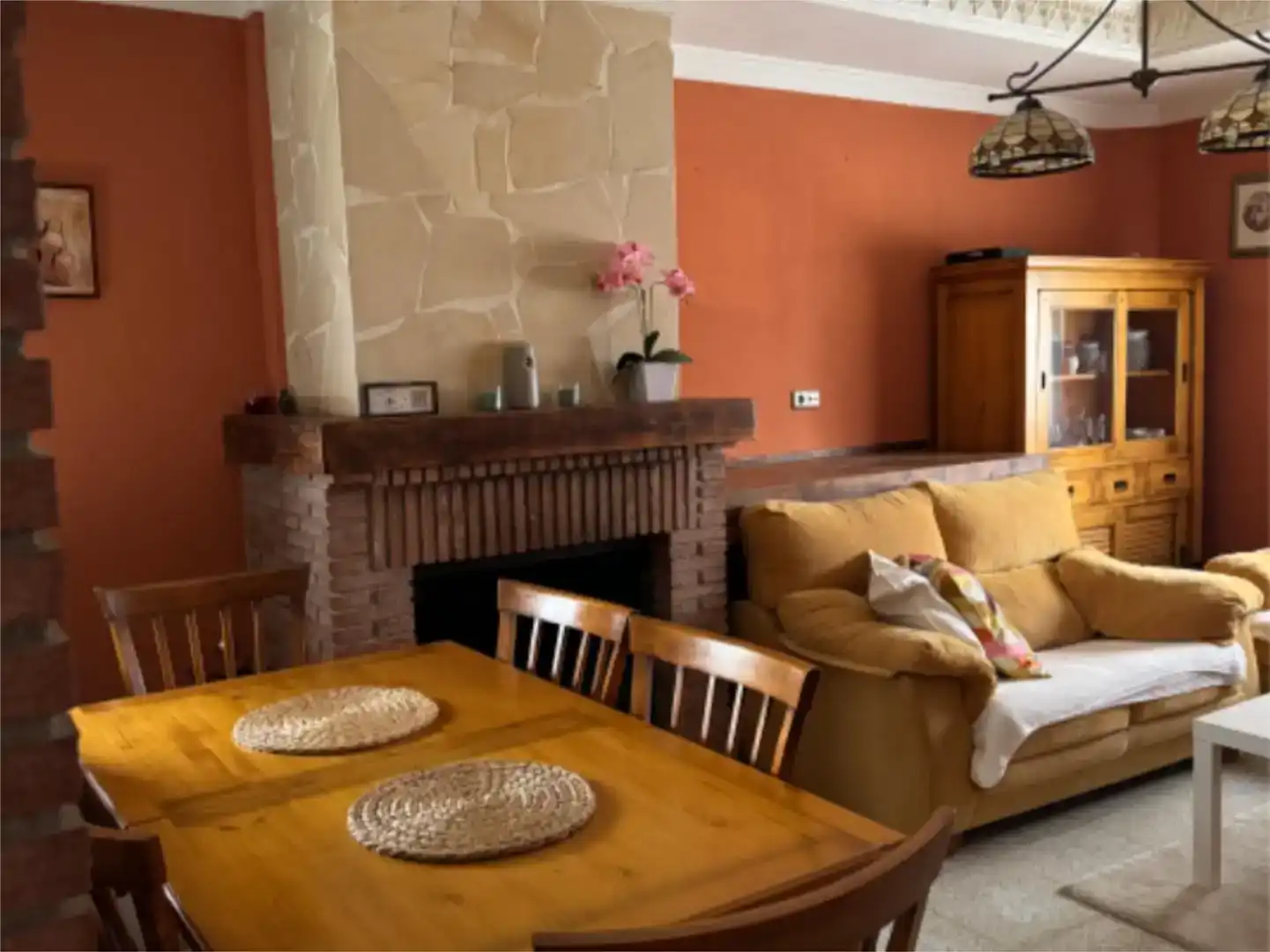 Sala d'estar de Casa o xalet en venda en Albuñuelas amb Moblat i Balcó