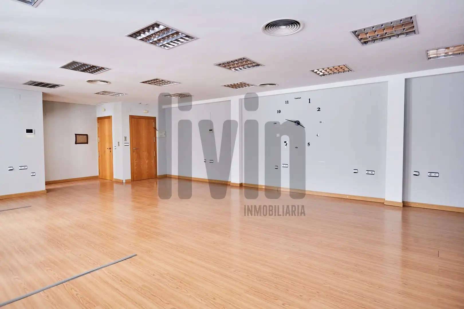 Oficina en venta en Jaén con Aire acondicionado y Calefacción