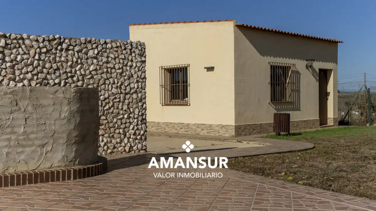 Vista exterior de Casa o xalet en venda en Villarrasa amb Aire condicionat, Calefacció i Jardí privat