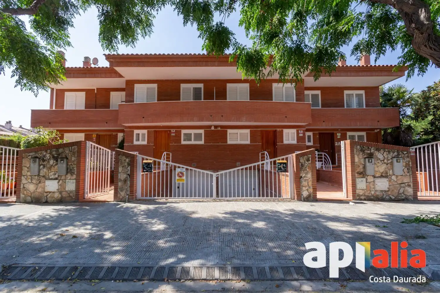 Vista exterior de Casa adosada en venda en Altafulla amb Aire condicionat, Calefacció i Terrassa