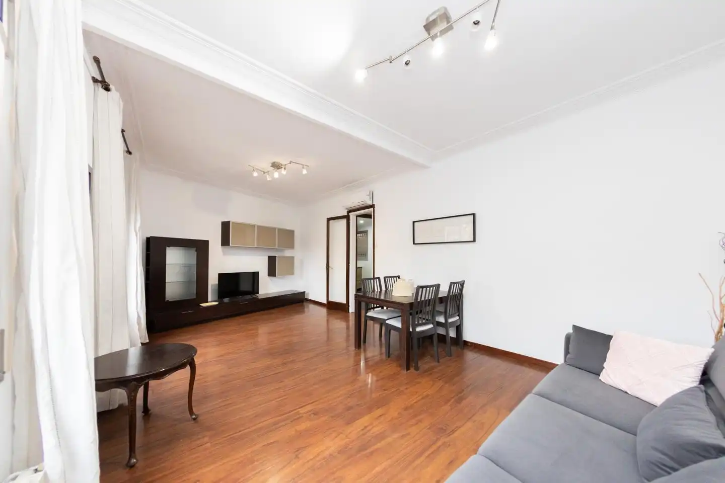 Living room of Flat for sale in Barcelona  with Air Conditioner and Furnished