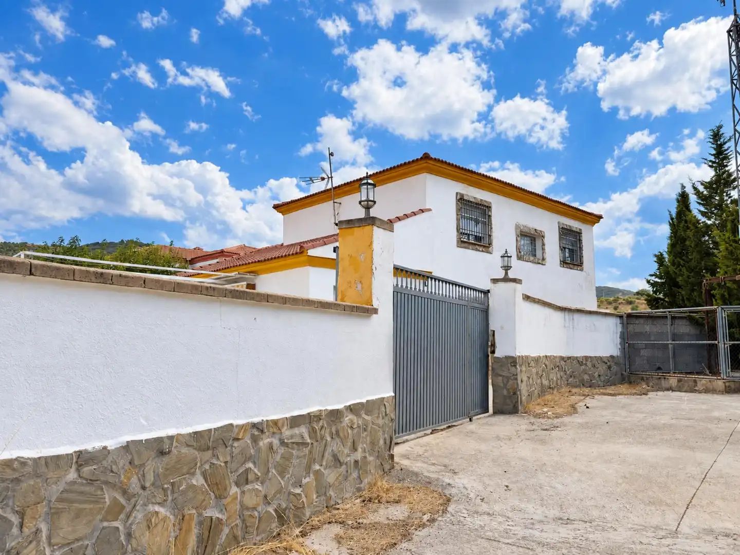 Xalet amb piscina en venda a Torredelcampo