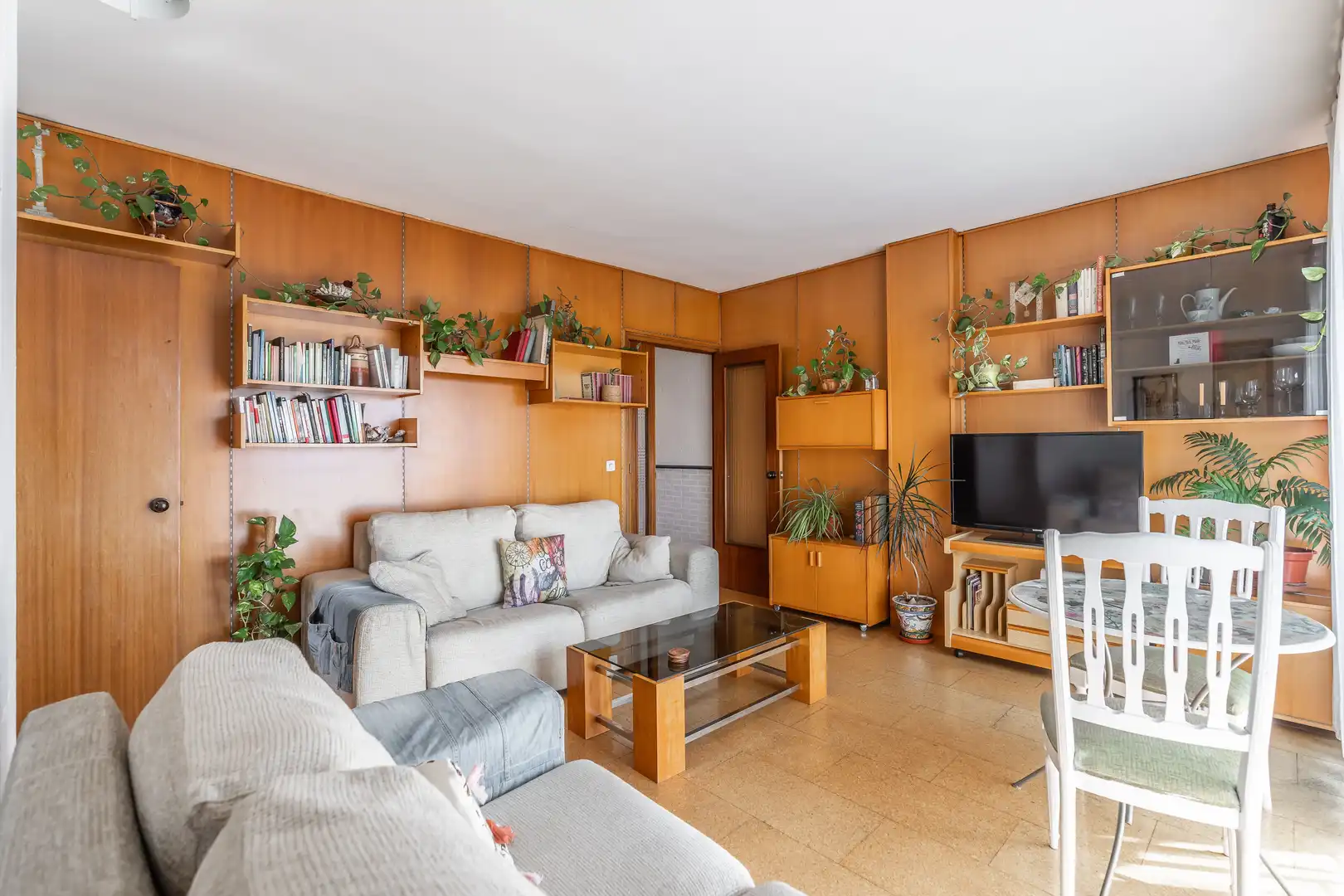 Sala d'estar de Pis en venda en Madrid amb Calefacció i Terrassa