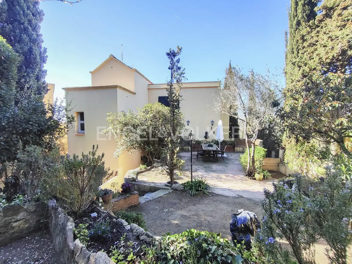 Vista exterior de Casa o chalet de alquiler en  Barcelona Capital con Aire acondicionado, Calefacción y Jardín privado