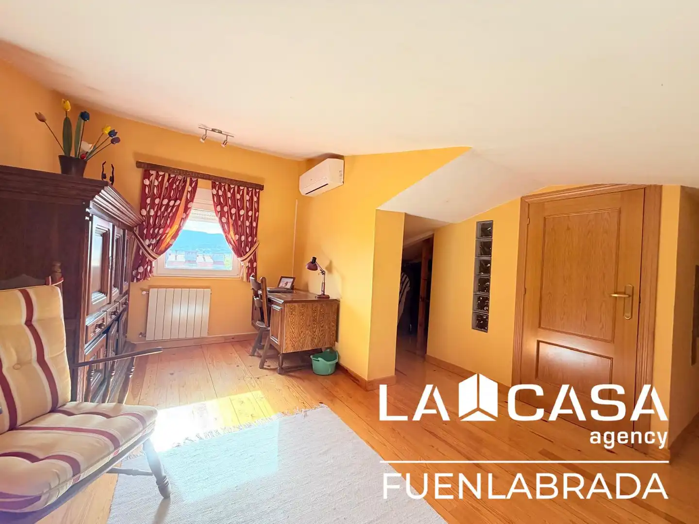 Sala d'estar de Casa adosada en venda en Sector Plaza de Toros