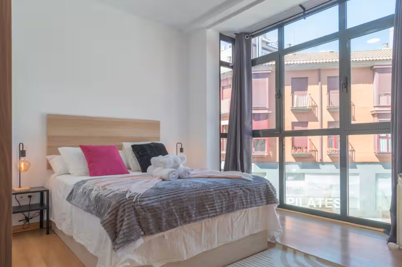 Dormitori de Apartament de lloguer en  Madrid Capital amb Aire condicionat, Calefacció i Parquet
