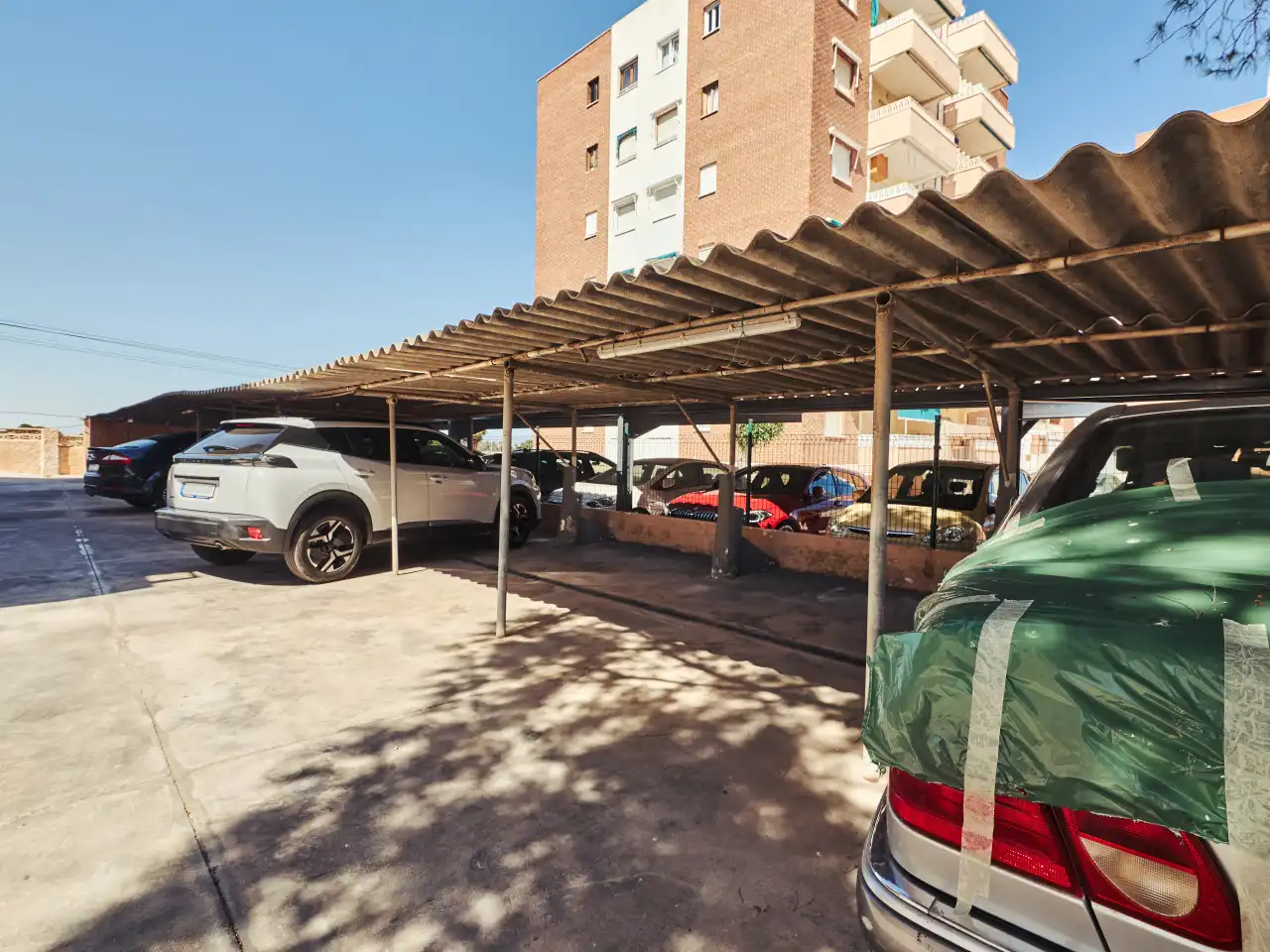 Parkplatz von Wohnungen zum Verkauf in Torrevieja mit Klimaanlage, Heizung und Terrasse